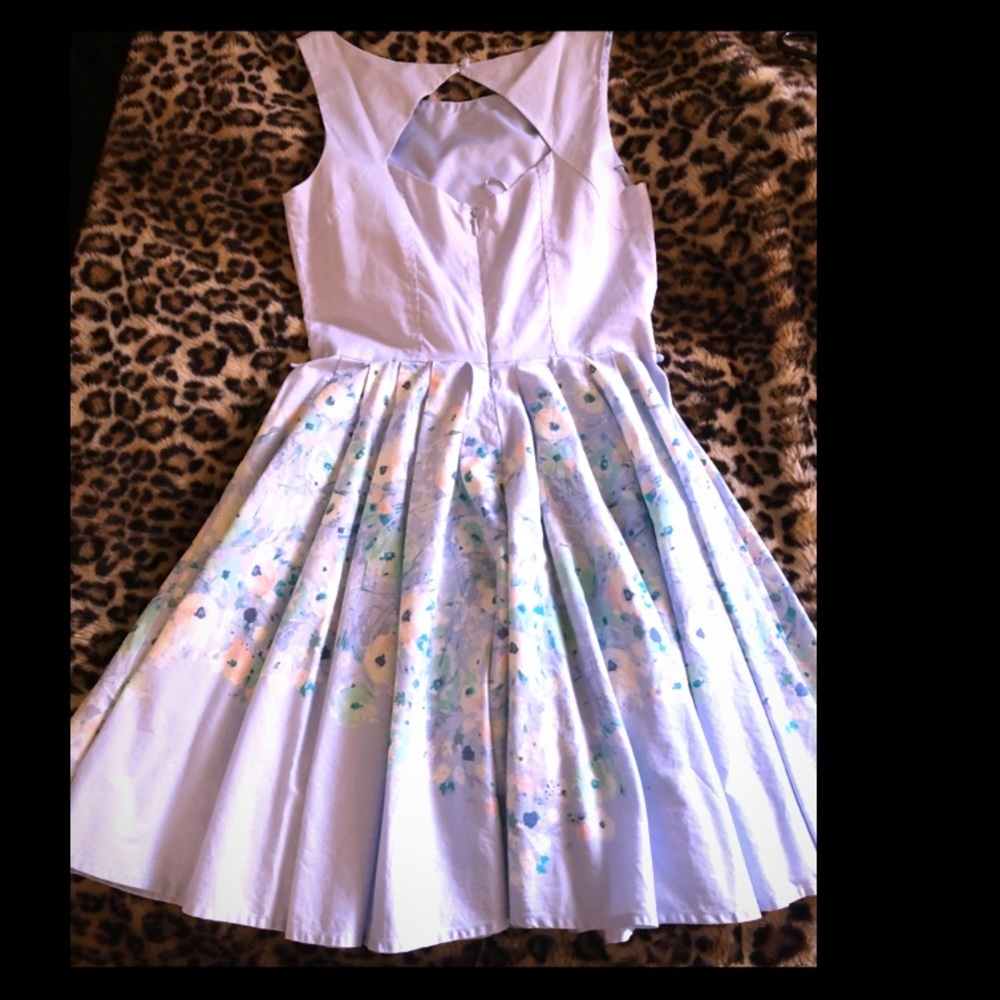 🦋Lauren Conrad sun dress. Clinched waist.🦋